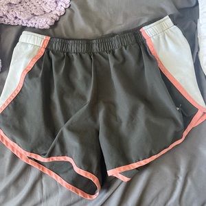 woman’s puma shorts